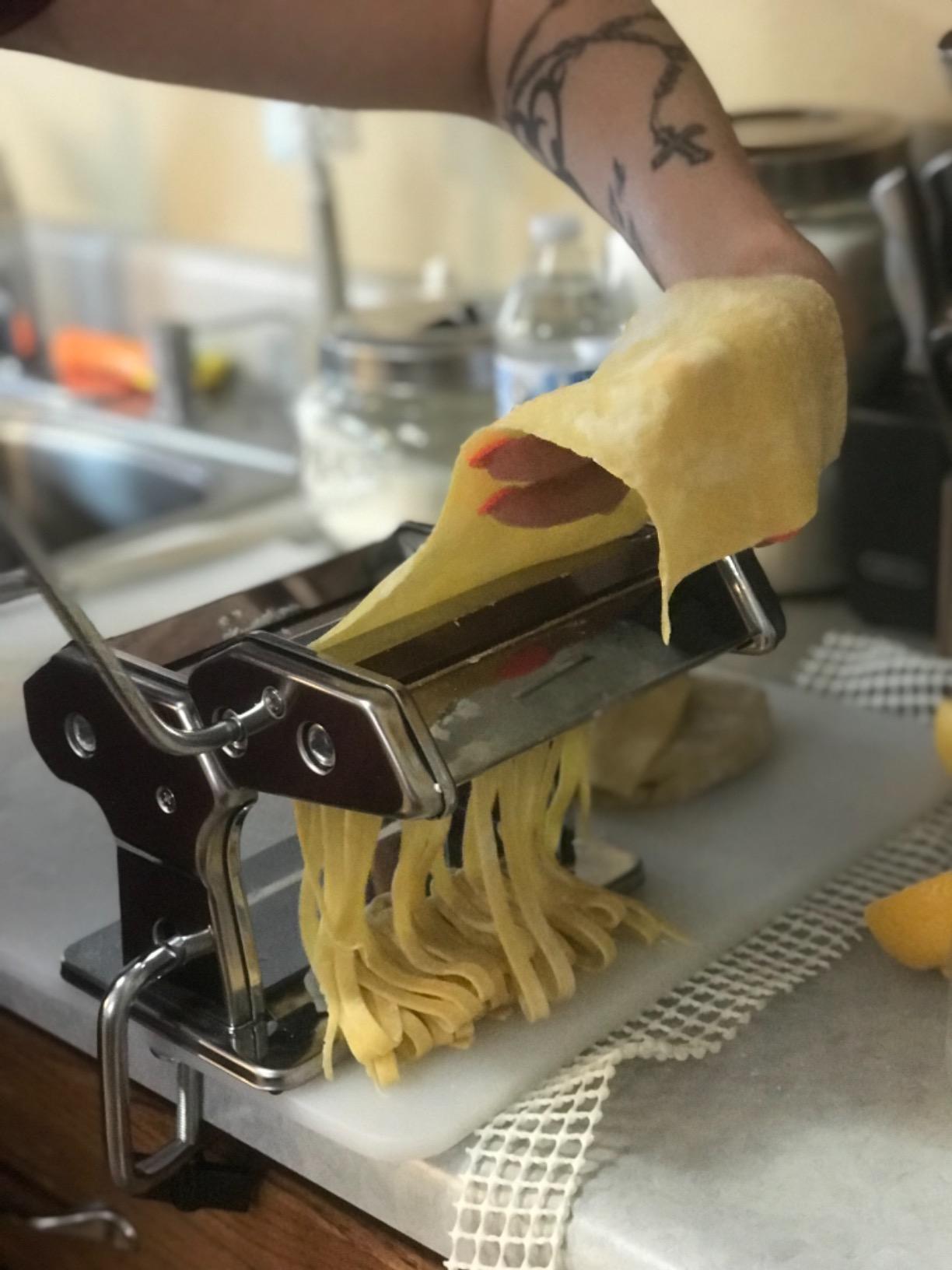 Pasta Machine, 9 Adjustable Thickness Settings Pasta Maker photo review